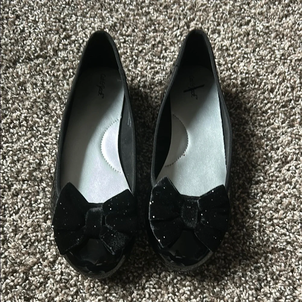 Cat & Jack Black Bow Kids Shoes (NWOT)